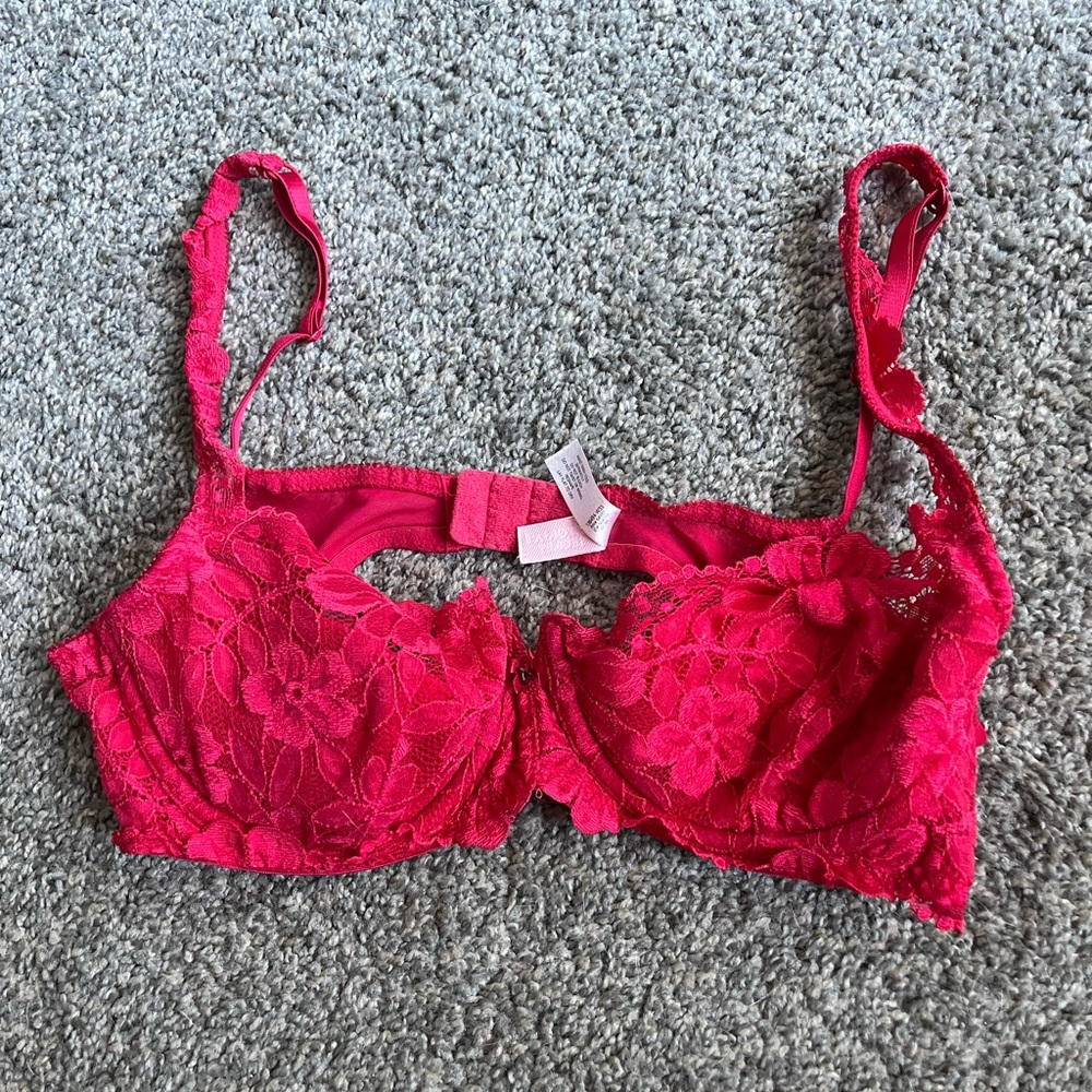 Red Lace VS Bra